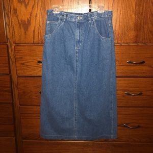 Jean Skirt Mid Length in MED Wash Size 10
